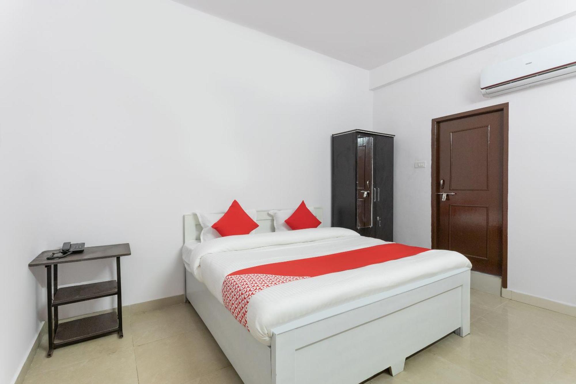Hotel O Golden Star Бопал Екстериор снимка