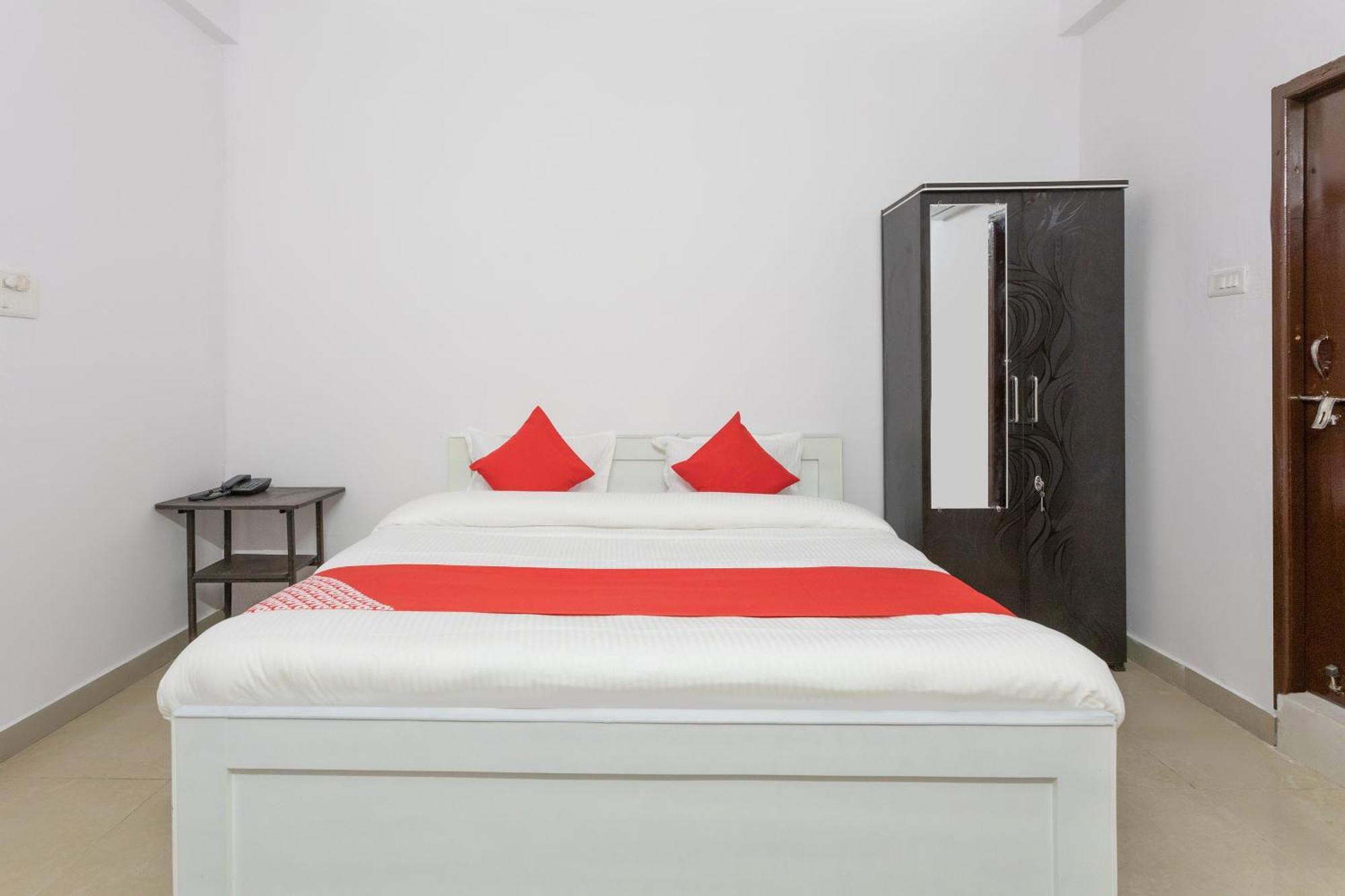 Hotel O Golden Star Бопал Екстериор снимка